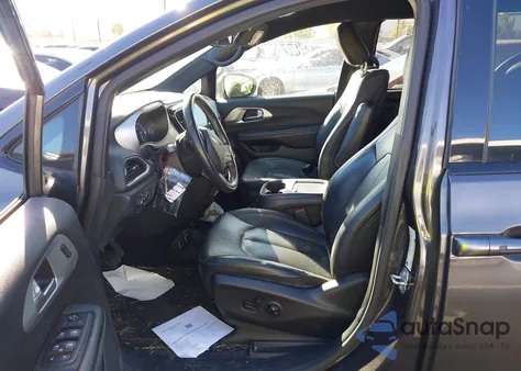 2020 Chrysler Pacifica Touring L Plus z USA, uszkodzony, nr VIN 2C4RC1EG9LR210049